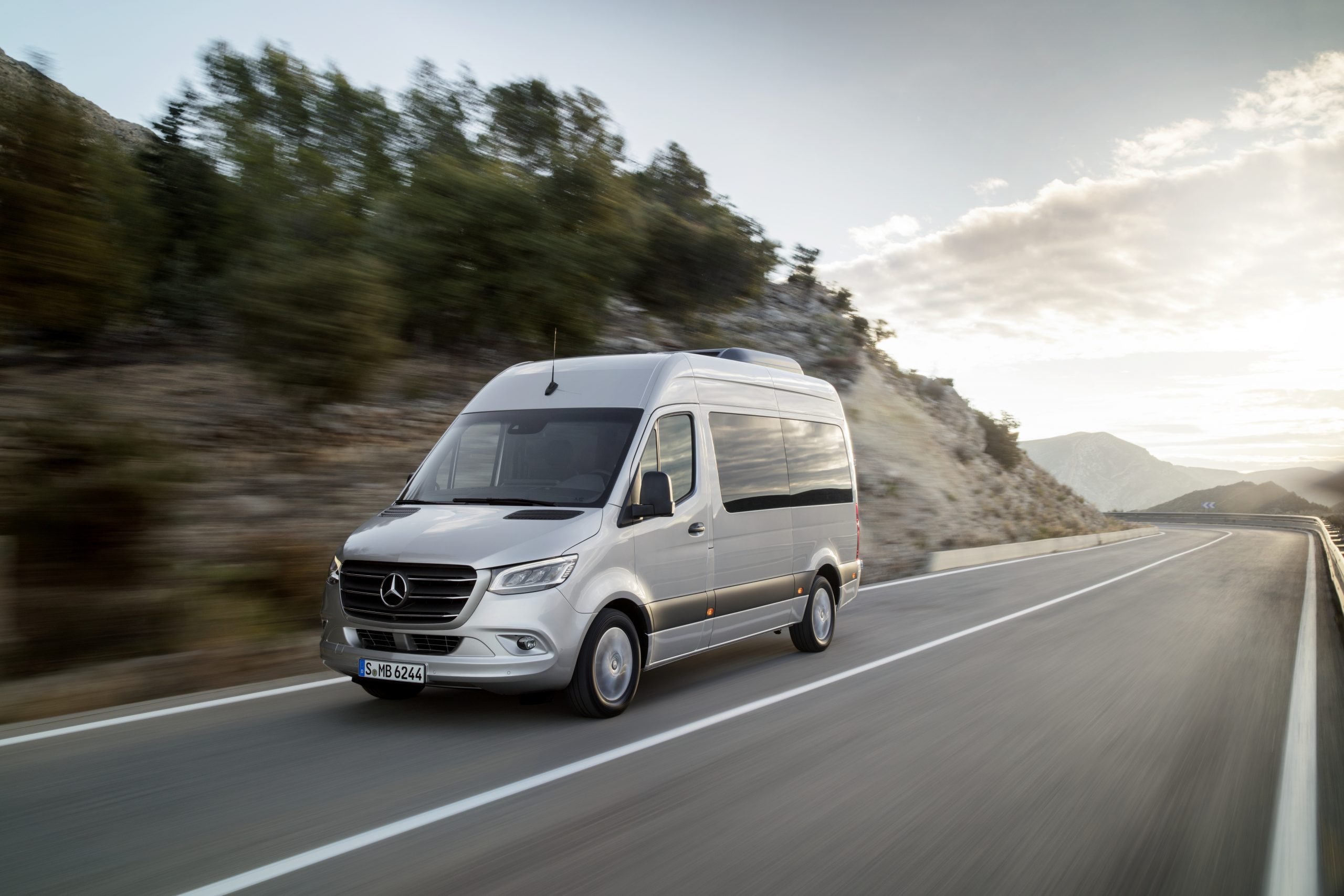 5 Best RV Manufacturers in 2021 - Nomadic News