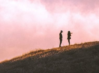 cropped-wanderlustcouple.jpg