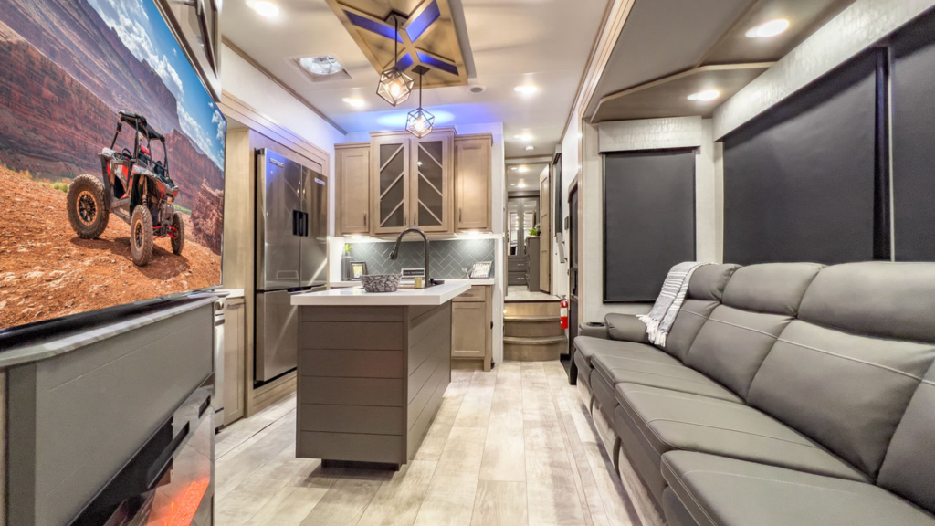 RV Tech Exposes Major Issues on Popular YouTubers' Rig - Nomadic News