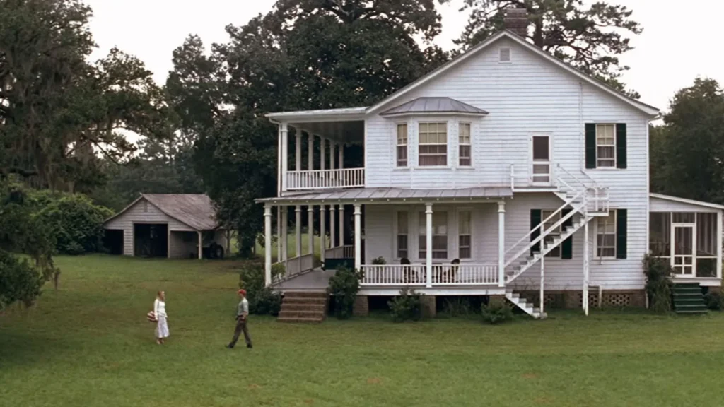 An image of the set house that was built for the film Forrest Gump.